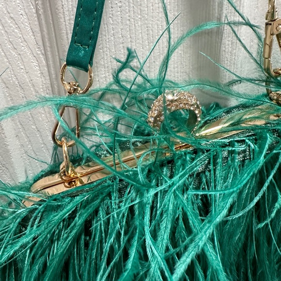 Ostrich Feather Clutch - Picture 2 of 5